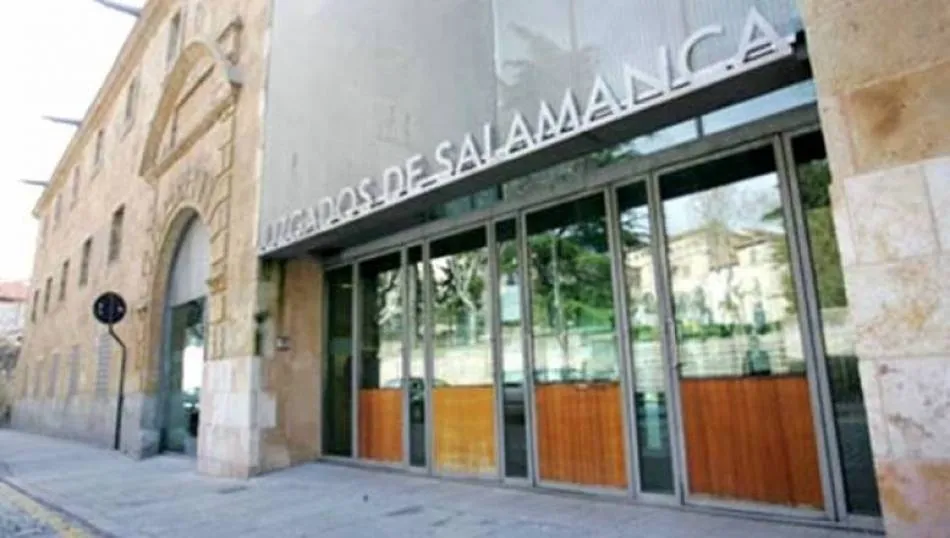 Fachada de los Juzgados de Salamanca donde ha tenido lugar la vista contra el médico acusado de masturbarse en Guijuelo