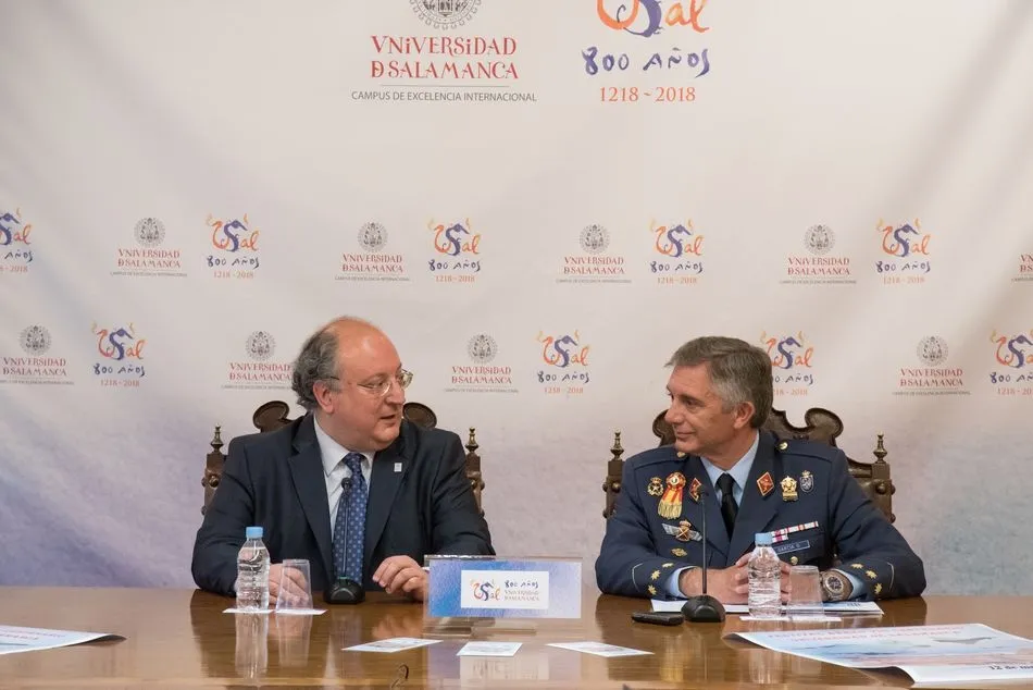 Foto 4 - La Universidad de Salamanca recibir&aacute; un homenaje a&eacute;reo por sus ocho siglos de historia  