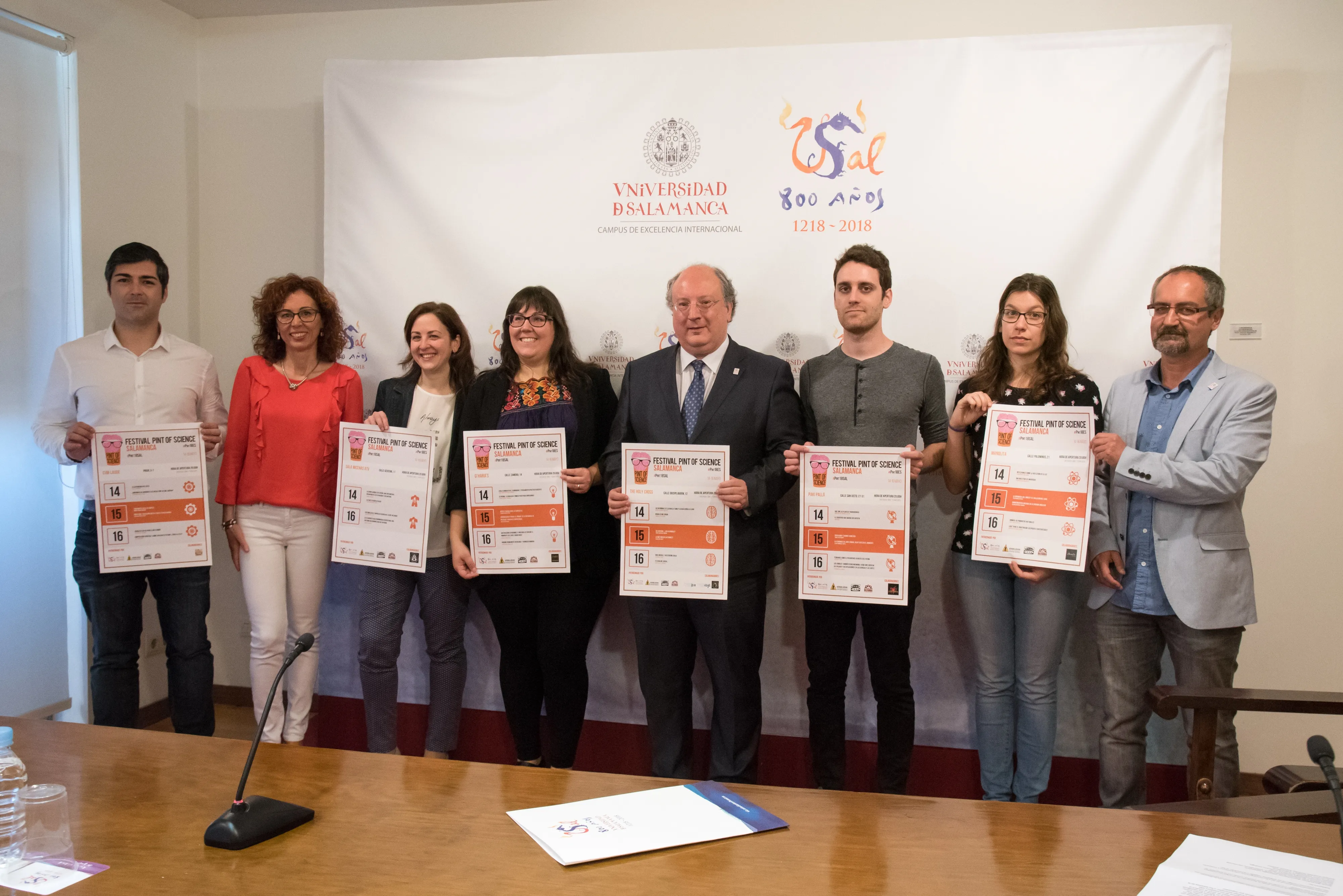 Foto 2 - &lsquo;Pint of Science&rsquo; lleva la investigaci&oacute;n de los laboratorios de la USAL a los bares  