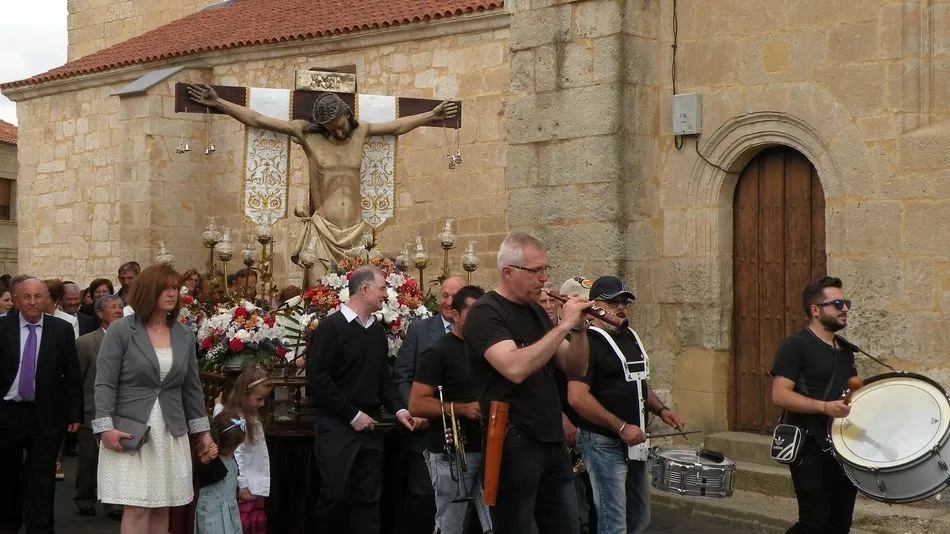 Los vecinos volverán a acompañar al Cristo de la Piedad en la procesión del domingo