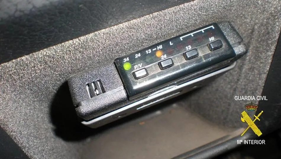 El conductor que utilice detectores o inhibidores se arriesga a ser multado