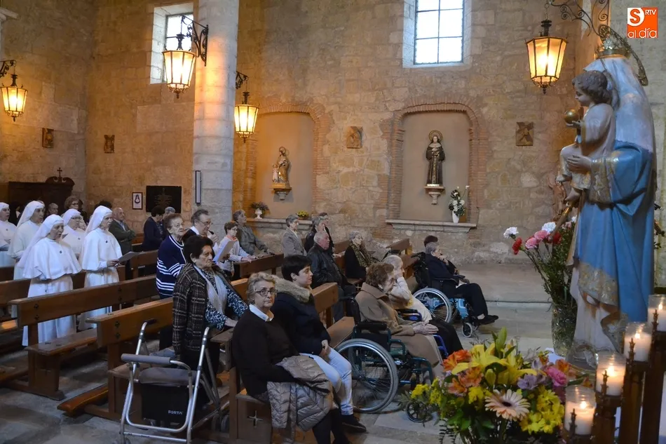 Foto 9 - El Obispo preside el d&iacute;a grande en honor a la Virgen de la Salud de los Enfermos  