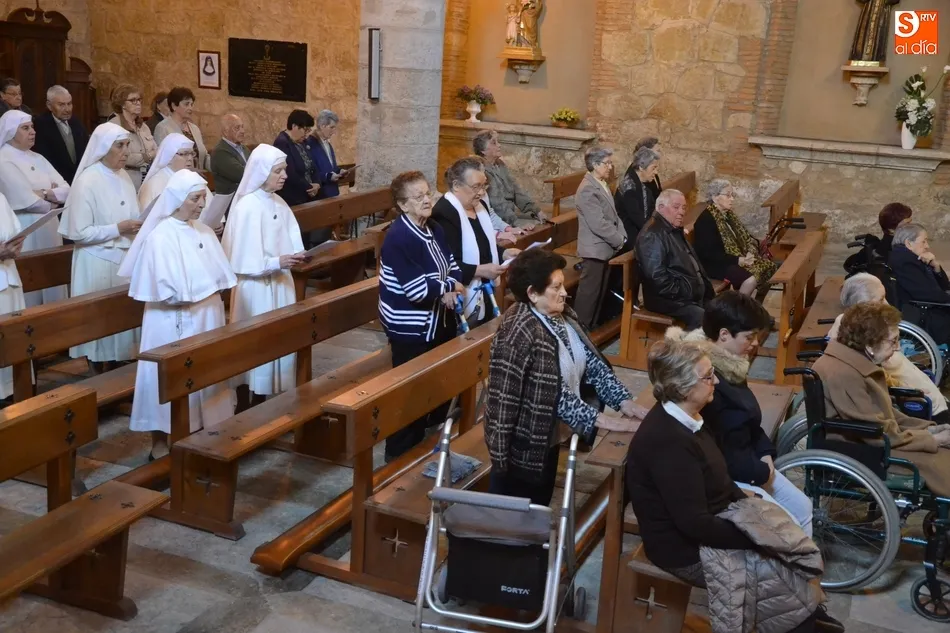 Foto 6 - El Obispo preside el d&iacute;a grande en honor a la Virgen de la Salud de los Enfermos  