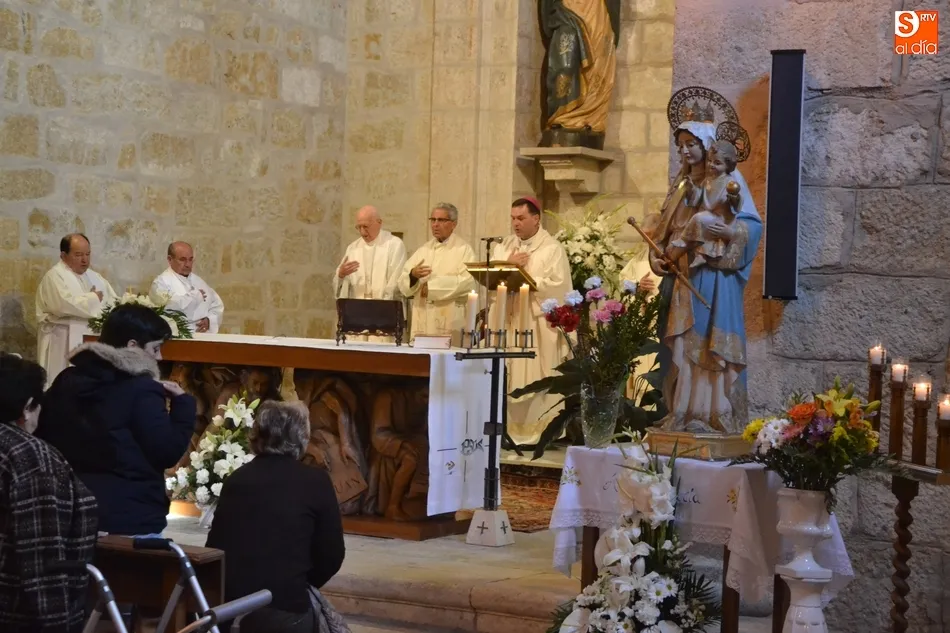 Foto 4 - El Obispo preside el d&iacute;a grande en honor a la Virgen de la Salud de los Enfermos  