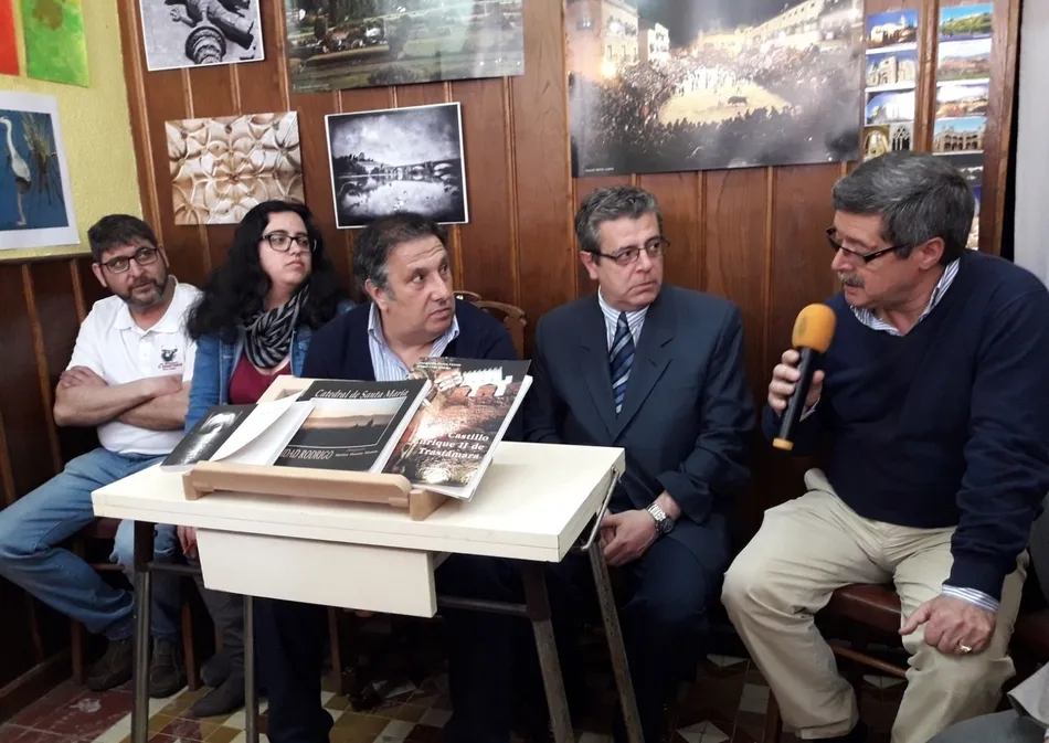 Foto 10 - Santos Vicente expone en la galer&iacute;a art&iacute;stica de la R&uacute;a del Sol  