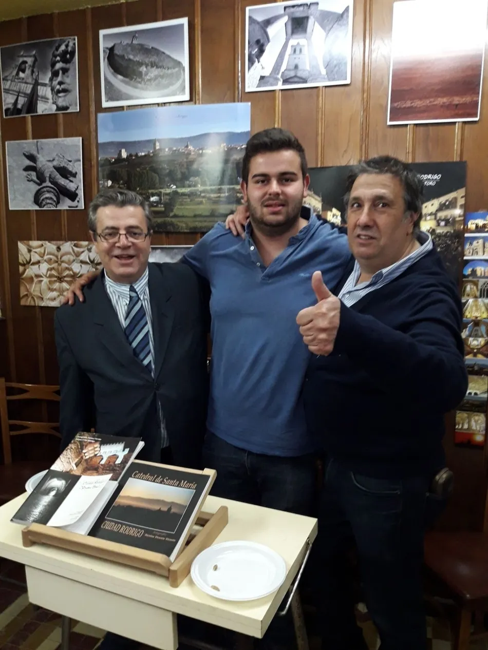 Foto 2 - Santos Vicente expone en la galer&iacute;a art&iacute;stica de la R&uacute;a del Sol  