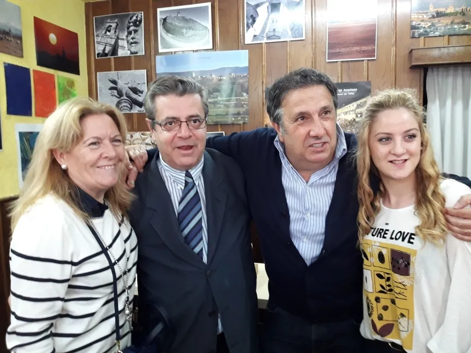 Santos Vicente expone en la galería artística de la Rúa del Sol  