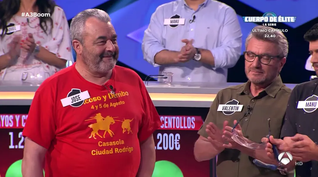 José Pinto explica cómo luchar contra los incendios y promociona el Acoso y Derribo  