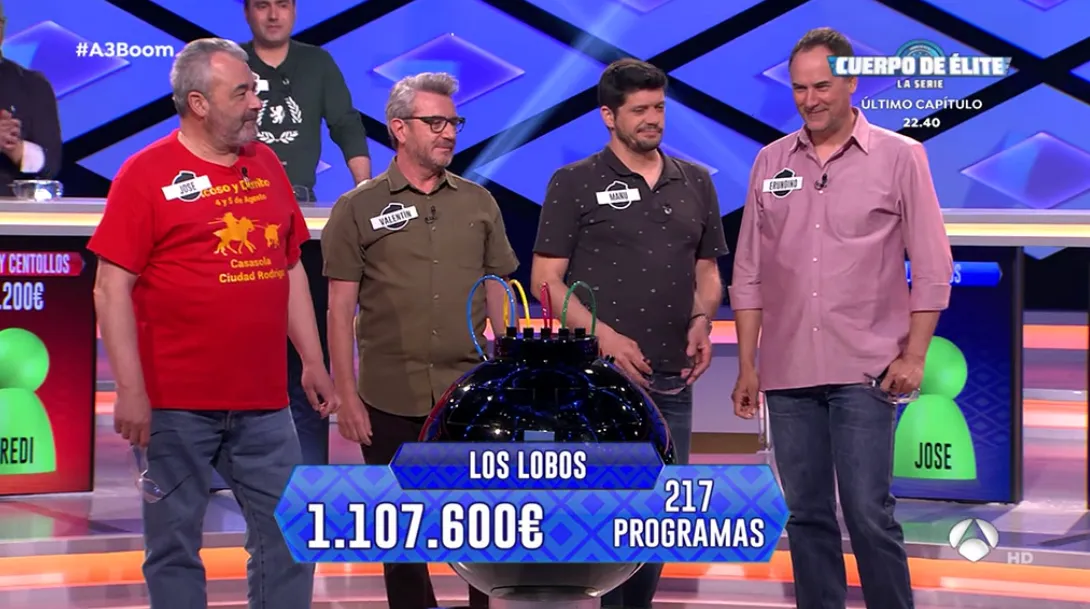 Foto 4 - Jos&eacute; Pinto explica c&oacute;mo luchar contra los incendios y promociona el Acoso y Derribo  