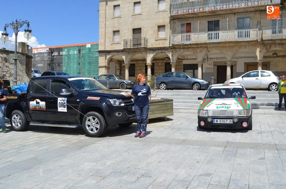 Foto 7 - Unos 25 coches cl&aacute;sicos han parado en B&eacute;jar en el 1&ordm; Spain Classic Rally  