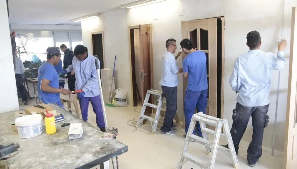 Usuarios del Centro Joven de Cruz Roja en una de sus jornadas formativas. Foto de Alejandro López