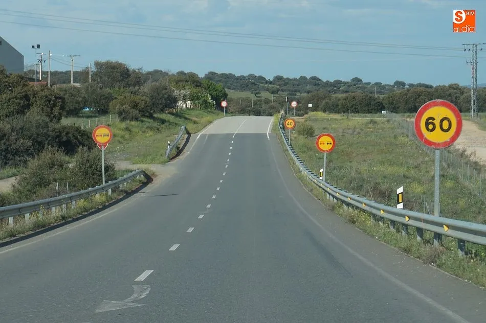 Comienzan los trabajos de mejora en la DSA-136 entre la A-66 y Aldeavieja de Tormes