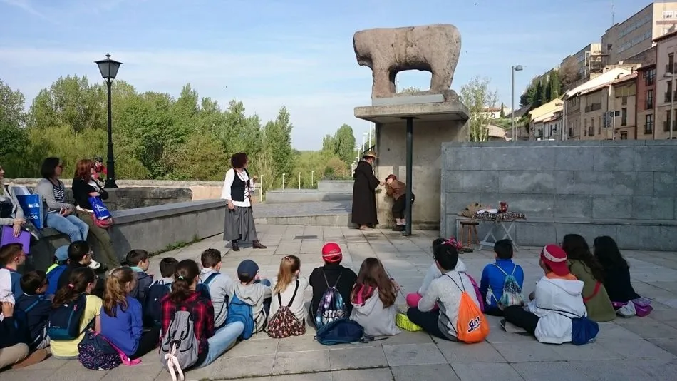 Foto 8 - Alumnos del CEIP San Blas de Santa Marta disfrutan de una interesante visita cultural