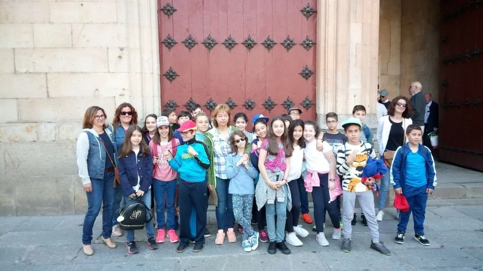 Foto 2 - Alumnos del CEIP San Blas de Santa Marta disfrutan de una interesante visita cultural