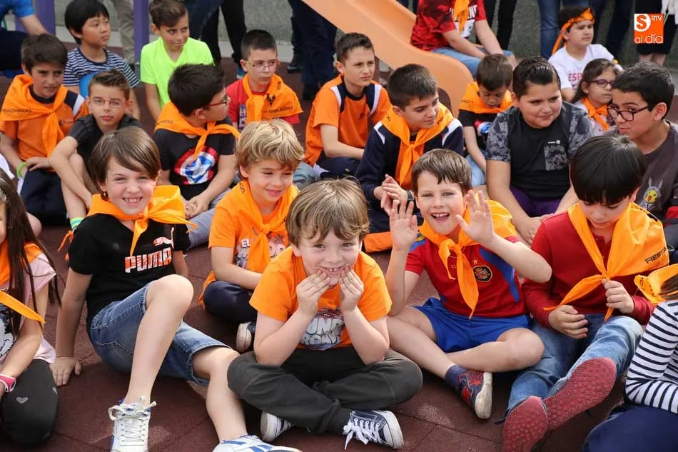 Foto 6 - Orquesta y mercadillo solidario para celebrar las fiestas del colegio Antonio Machado  