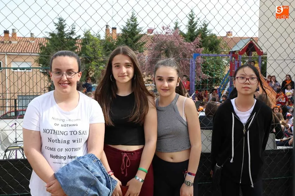 Foto 4 - Orquesta y mercadillo solidario para celebrar las fiestas del colegio Antonio Machado  