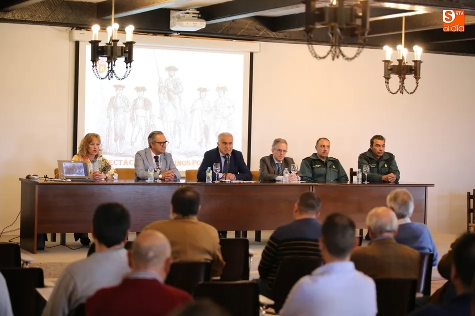 Foto 5 - Un centenar de personas participan en el segundo curso para presidentes de festejos taurinos...
