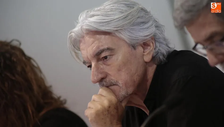 Ángel González Quesada, escritor y actor, en la presentación de este libro. Foto de Alejandro López