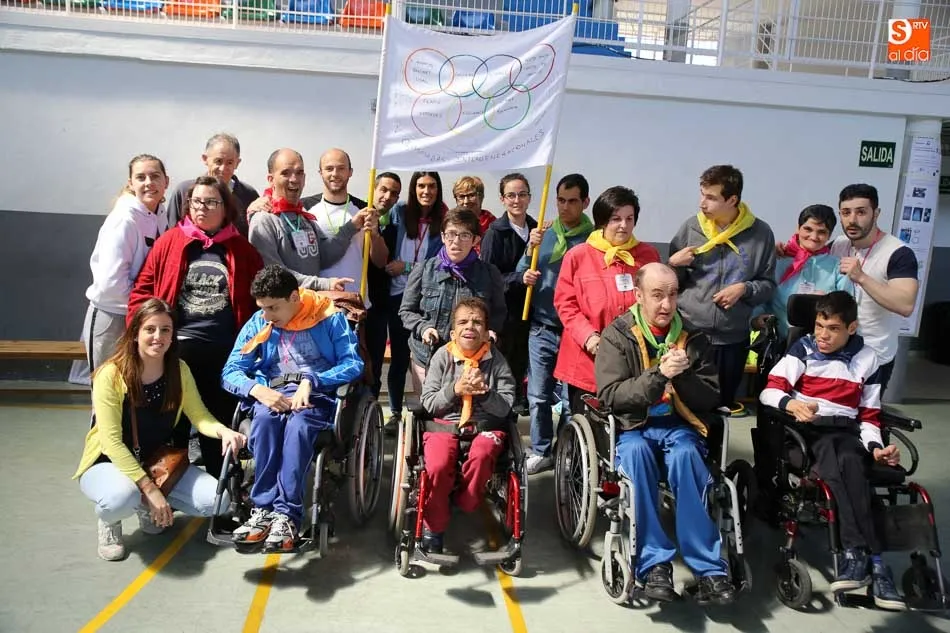 Foto 5 - Las V Olimpiadas Intergeneracionales divulgan los juegos tradicionales adaptados