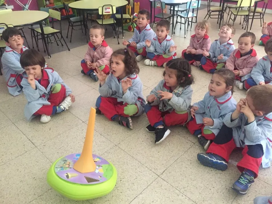 Foto 10 - Los alumnos de tres a&ntilde;os del colegio Padres Trinitarios practican mindfulness