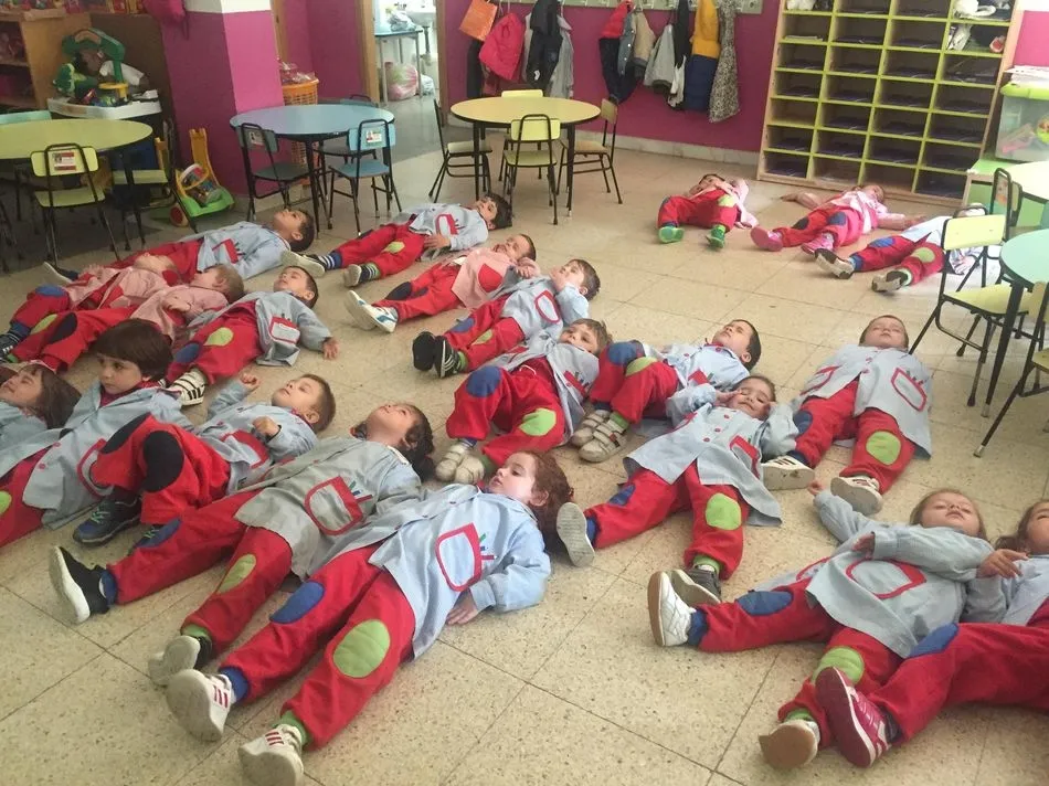 Foto 8 - Los alumnos de tres a&ntilde;os del colegio Padres Trinitarios practican mindfulness
