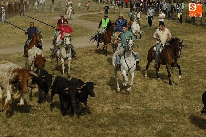 Encierro a caballo de las fiestas del año pasado | Foto Adrián Martín