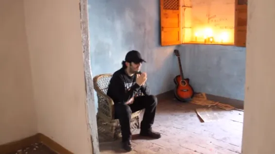 El Marqués lanza el videoclip de su canción ‘Pasaba por aquí’  