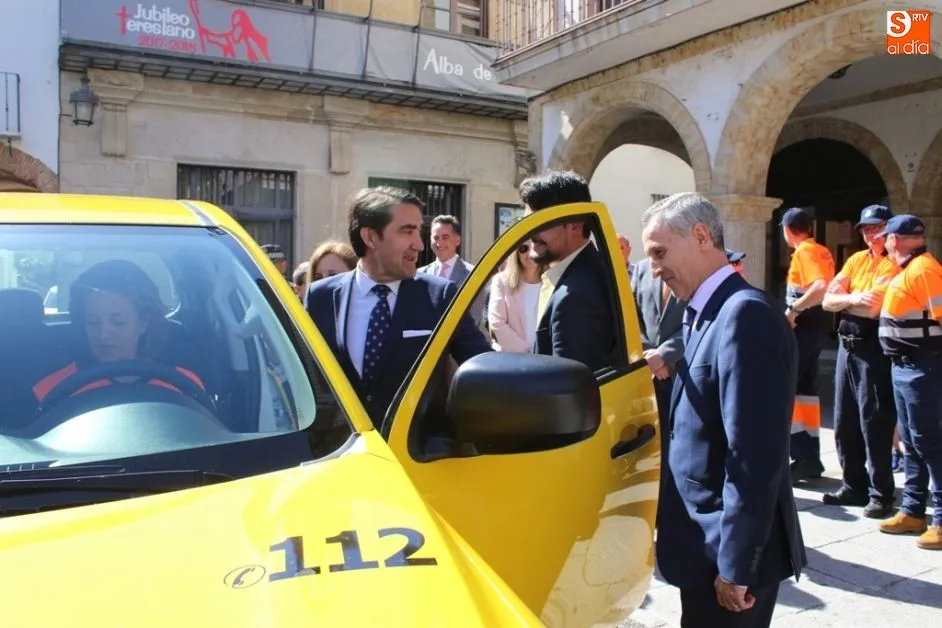 Foto 6 - La Junta dota con un nuevo veh&iacute;culo a la agrupaci&oacute;n de Protecci&oacute;n Civil de la mancomunidad Rutas ...