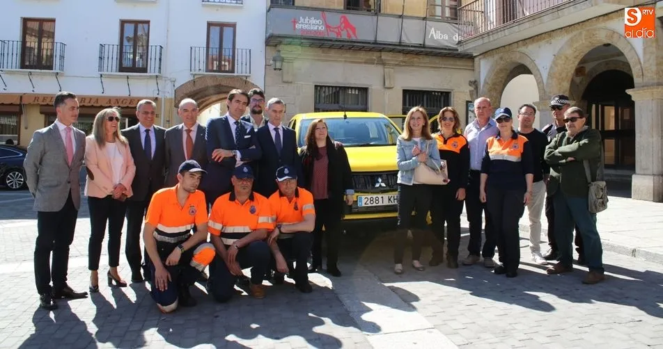 Foto 4 - La Junta dota con un nuevo veh&iacute;culo a la agrupaci&oacute;n de Protecci&oacute;n Civil de la mancomunidad Rutas ...