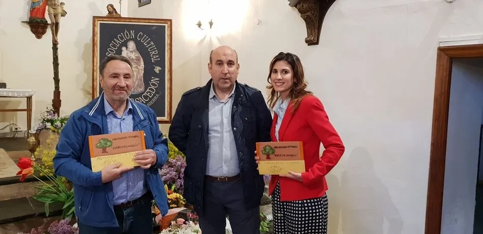 Foto 3 - Los vecinos de Monterrubio de la Sierra se vuelcan con su patrona en una emotiva ofrenda floral  