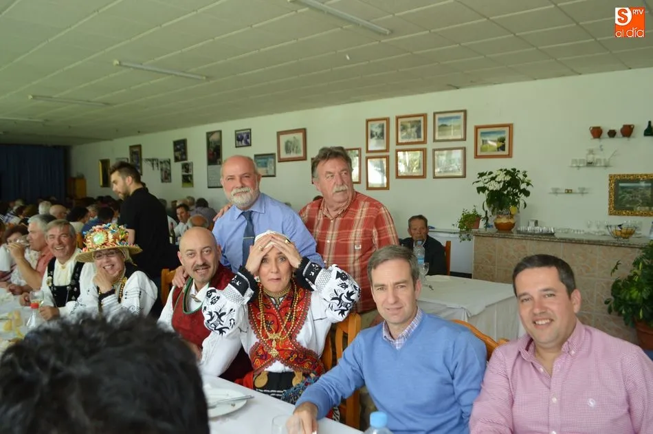 Foto 11 - Aldearrodrigo celebra con fervor las Fiestas en honor a San Miguel Arc&aacute;ngel y la Virgen del Rosario