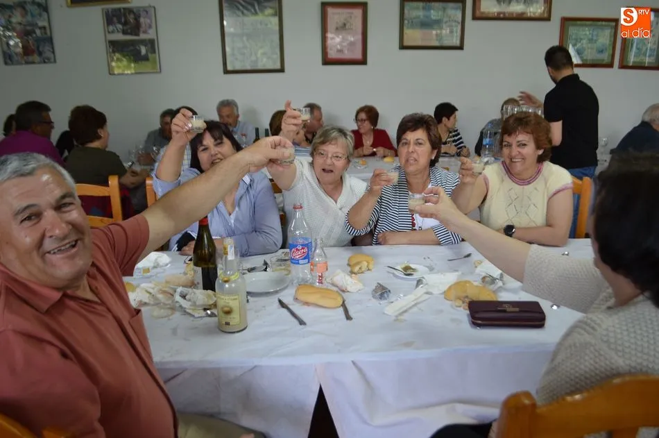 Foto 2 - Aldearrodrigo celebra con fervor las Fiestas en honor a San Miguel Arc&aacute;ngel y la Virgen del Rosario