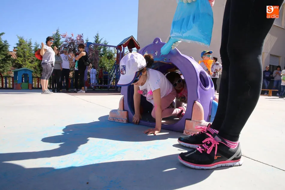 Foto 7 - El colegio Antonio Machado vive a tope sus fiestas con una Color Party