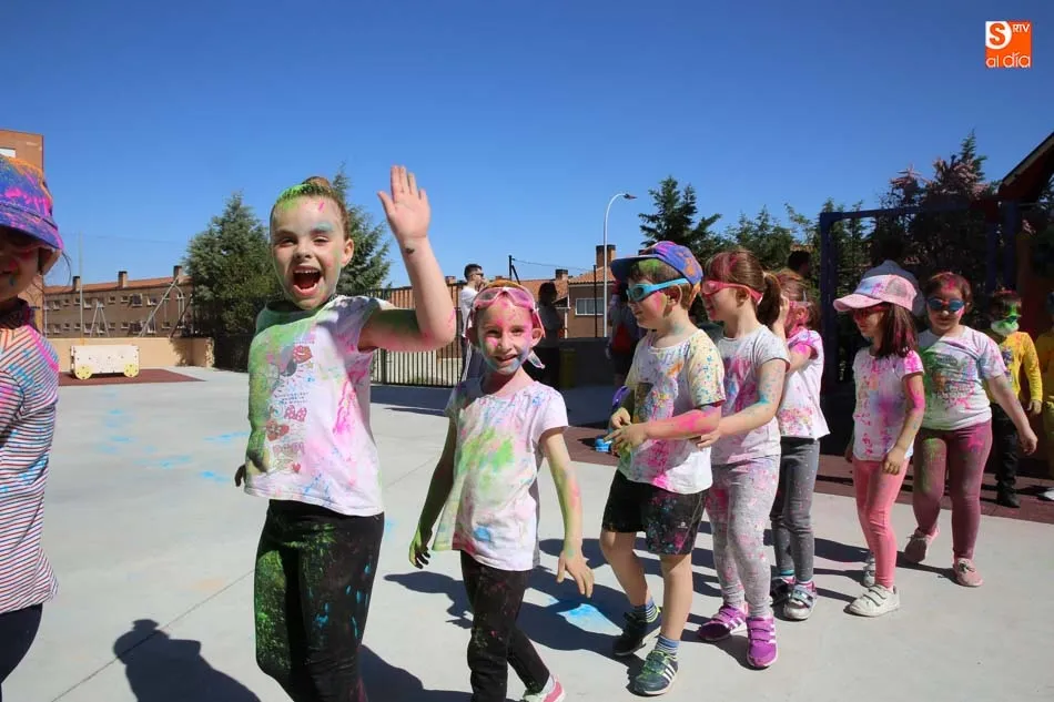 Foto 6 - El colegio Antonio Machado vive a tope sus fiestas con una Color Party