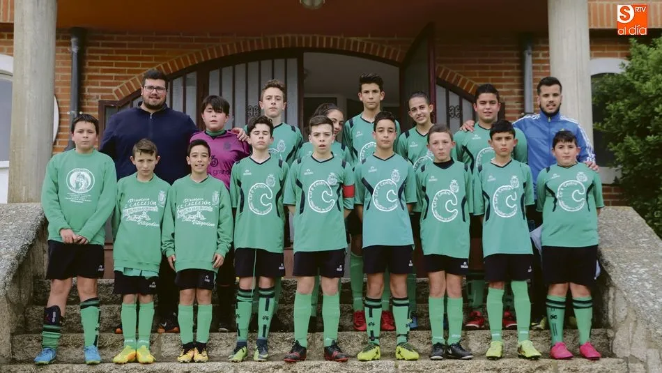 Equipo infantil del CDF Vitigudino y del que la temporada próxima subirán a cadete la mayoría
