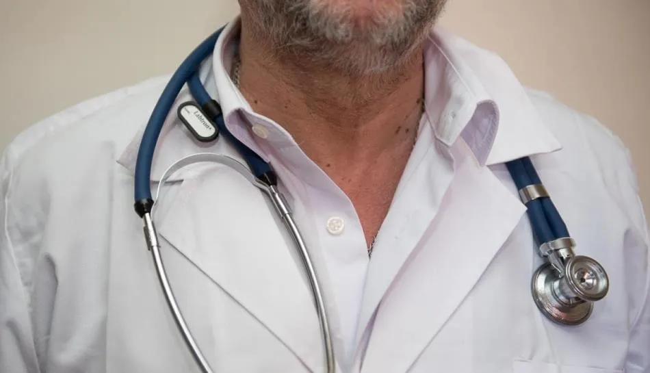 Comisiones afirma que la sobrecarga de trabajo en nuestros profesionales debido a la falta de personal, unido a la demora en la atención al usuario, resulta ser una combinación nada aconsejable