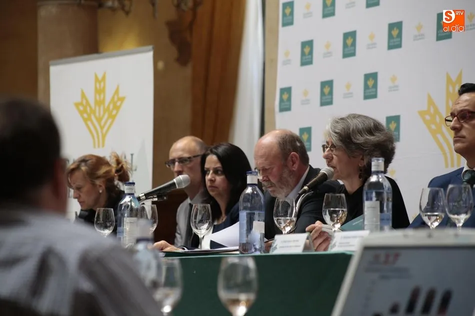 Foto 8 - El presidente de Caja Rural destaca el incremento de socios y del volumen de negocio