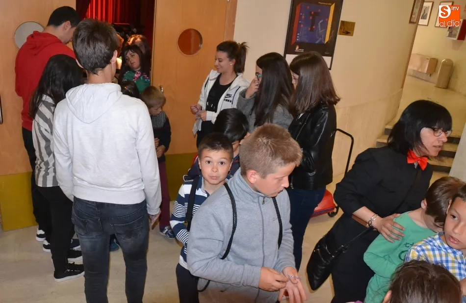 Foto 5 - Escolares de Mir&oacute;briga y comarca se unen en un festival solidario de artes esc&eacute;nicas  