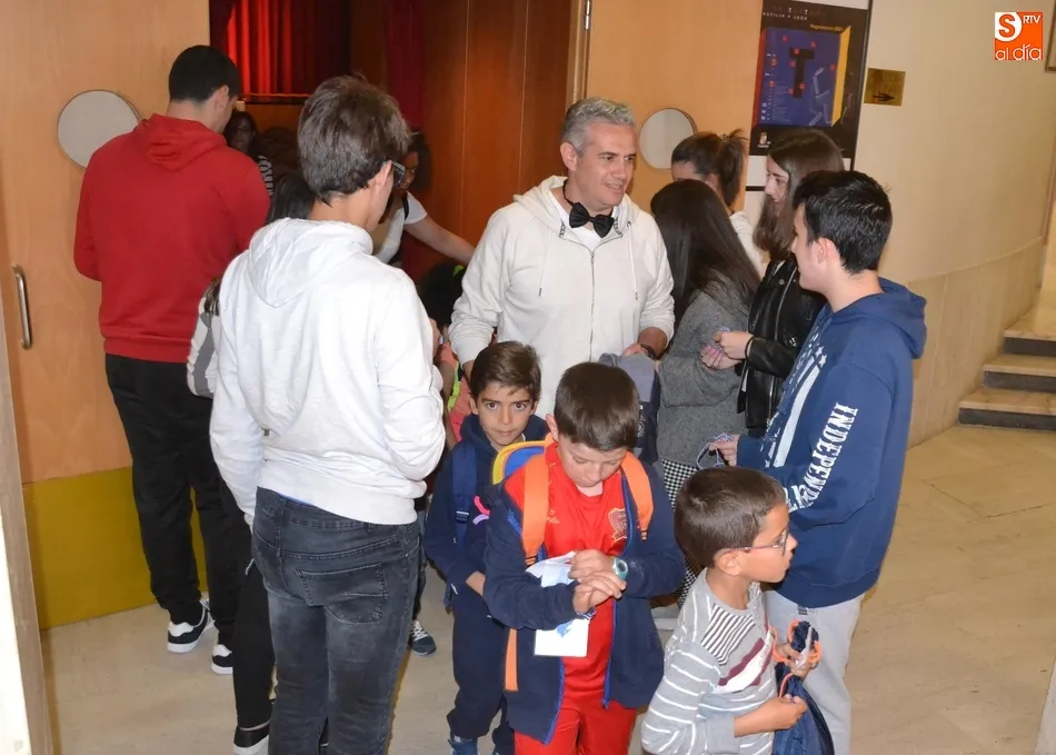 Foto 4 - Escolares de Mir&oacute;briga y comarca se unen en un festival solidario de artes esc&eacute;nicas  
