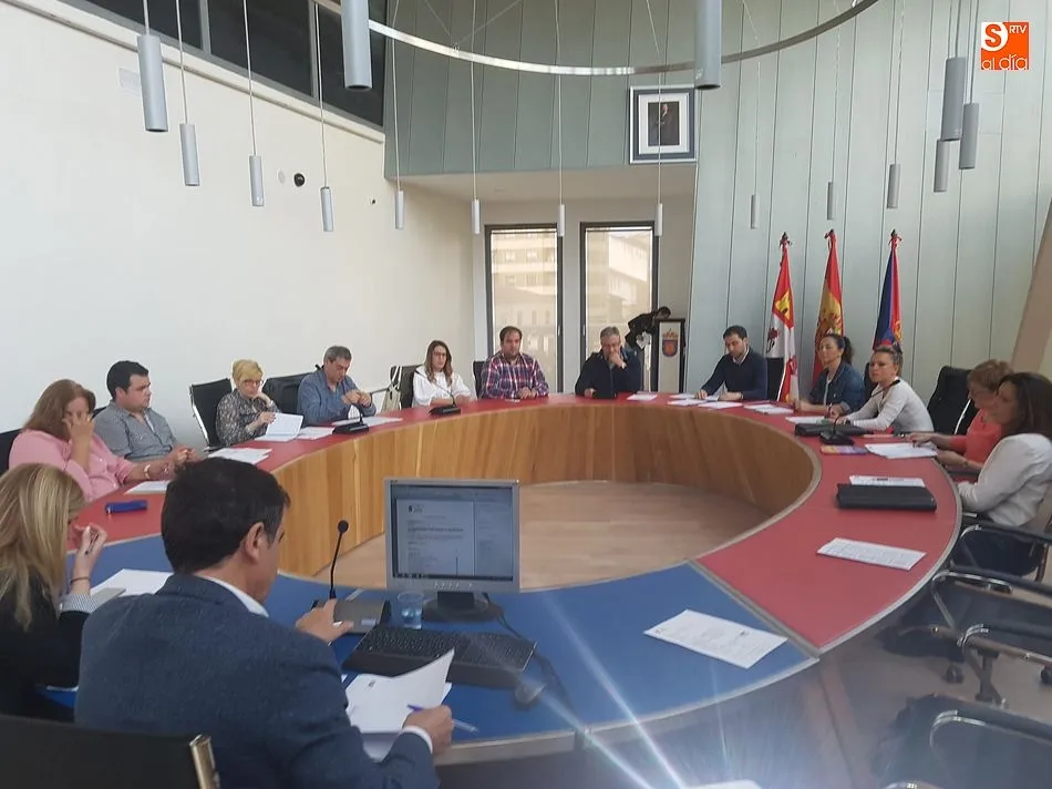 Foto 3 - El Consistorio liquida el presupuesto de 2017 con super&aacute;vit