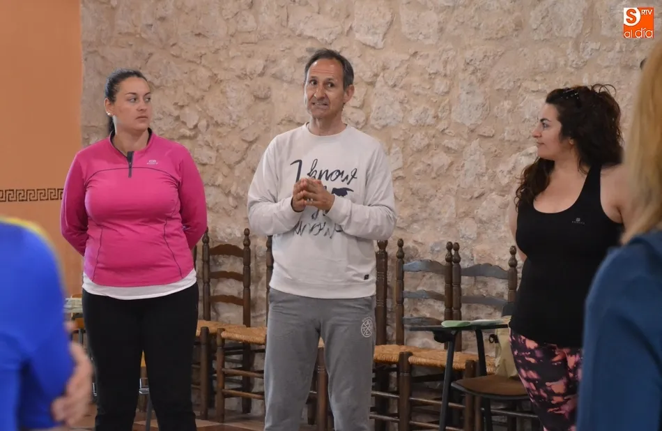Foto 7 - Una veintena de personas toma parte en el curso de monitor de actividades para mayores  