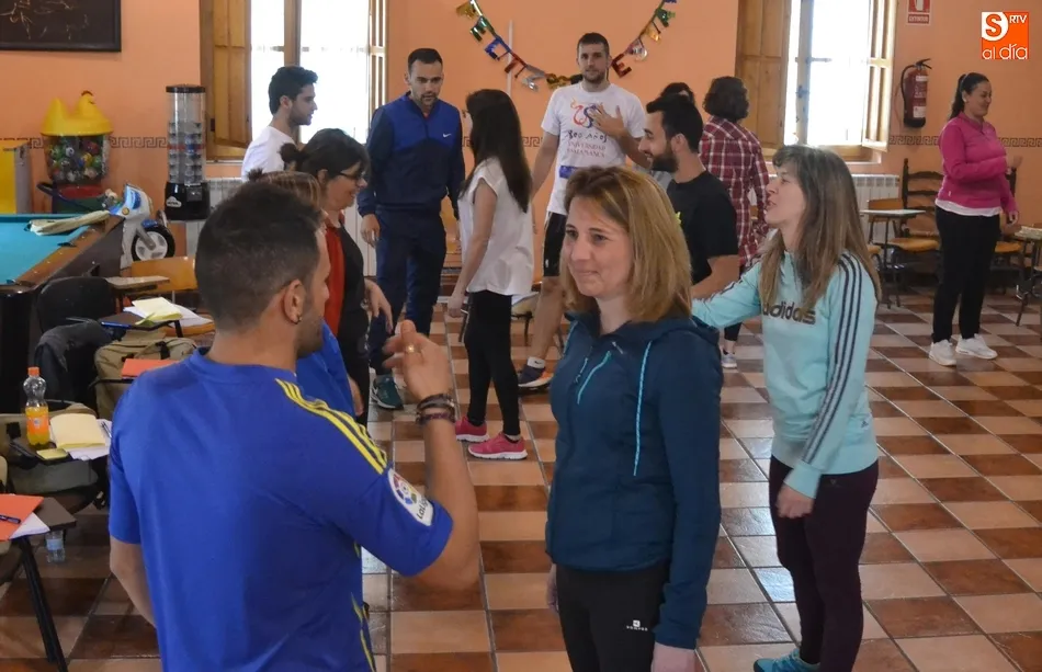 Foto 4 - Una veintena de personas toma parte en el curso de monitor de actividades para mayores  