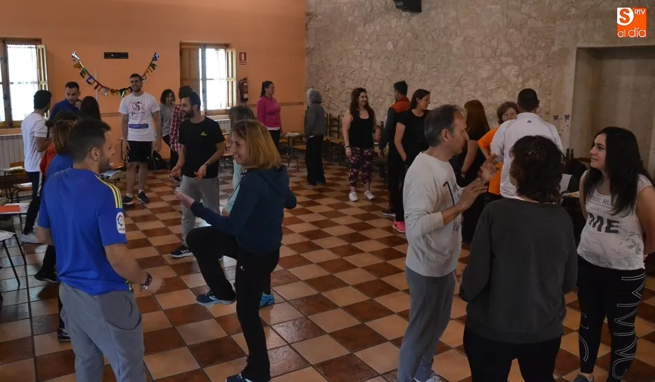 Foto 5 - Una veintena de personas toma parte en el curso de monitor de actividades para mayores  