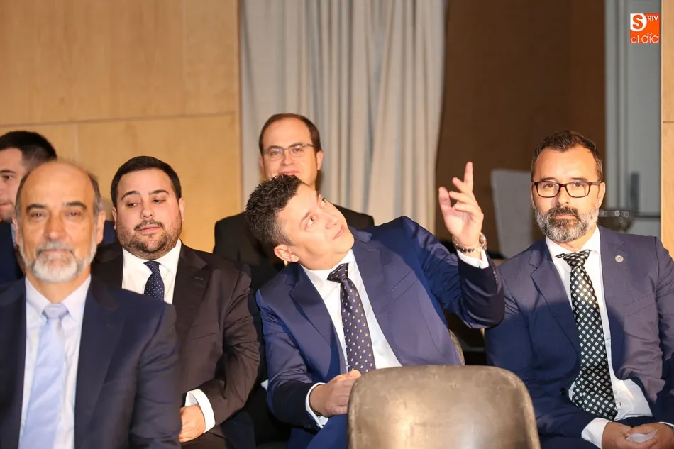 Foto 11 - Imposici&oacute;n de becas a los alumnos del Grado de Odontolog&iacute;a