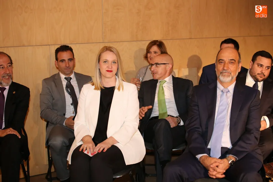 Foto 7 - Imposici&oacute;n de becas a los alumnos del Grado de Odontolog&iacute;a