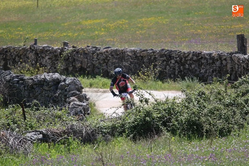 Foto 11 - Carlos Otero y Natalia Huertas ganan la III BTT Entresierras