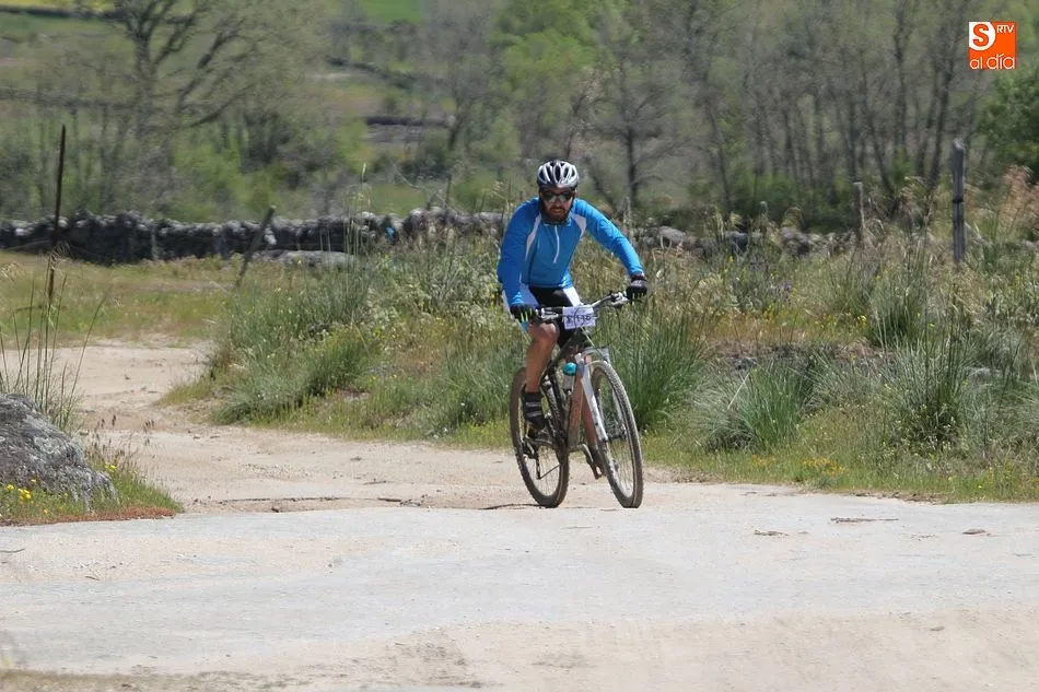 Foto 10 - Carlos Otero y Natalia Huertas ganan la III BTT Entresierras