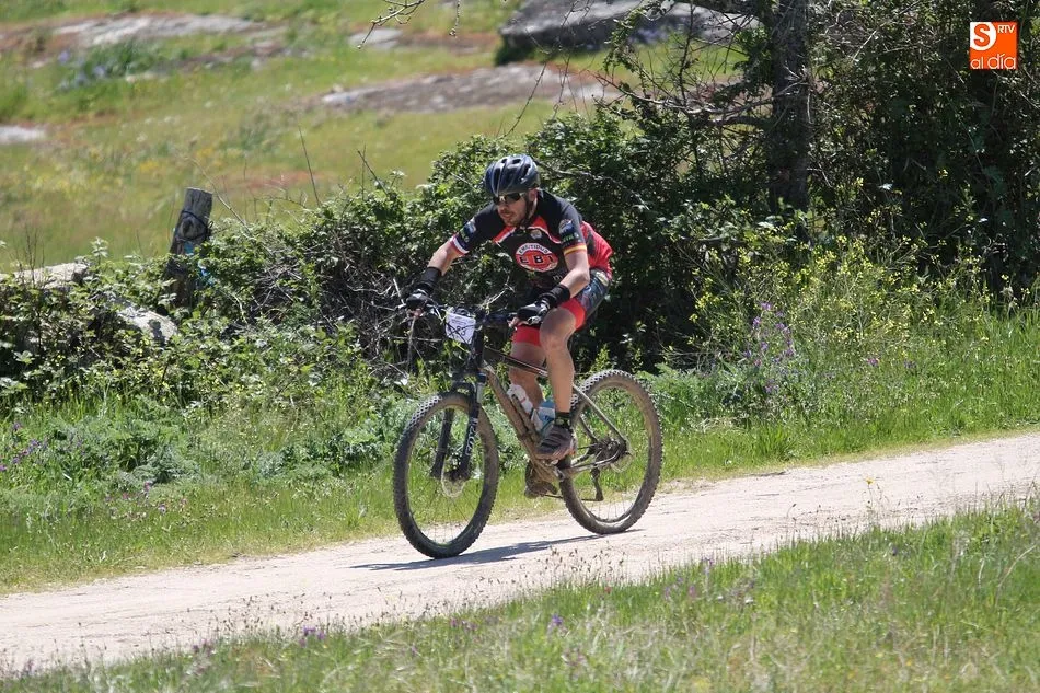 Foto 7 - Carlos Otero y Natalia Huertas ganan la III BTT Entresierras