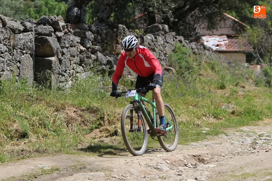 Foto 3 - Carlos Otero y Natalia Huertas ganan la III BTT Entresierras