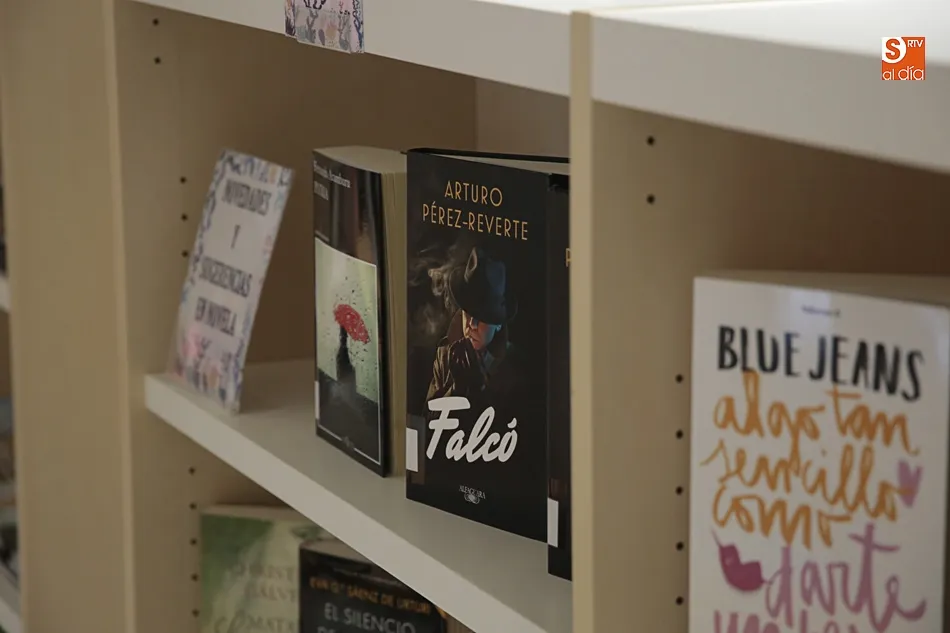 Foto 10 - Mar&iacute;a Jeunet participa en la inauguraci&oacute;n de la biblioteca de Do&ntilde;inos  